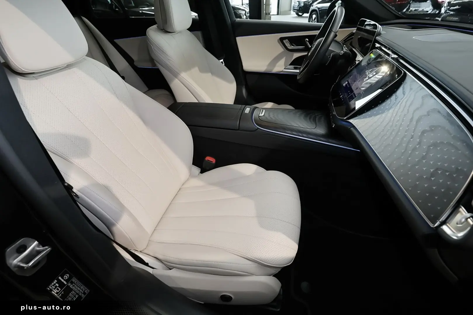 MERCEDES-BENZ E 300 e T Advanced Plus PANO AHK HUD L&hellip;