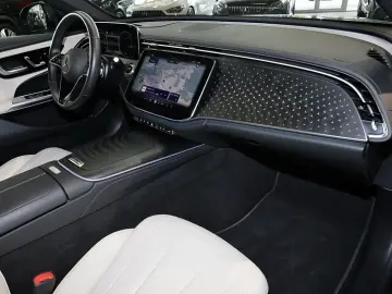 MERCEDES-BENZ E 300 e T Advanced Plus PANO AHK HUD L…