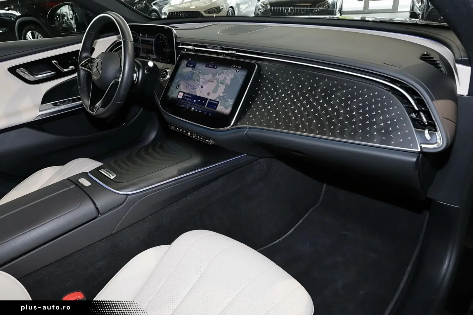 MERCEDES-BENZ E 300 e T Advanced Plus PANO AHK HUD L&hellip;
