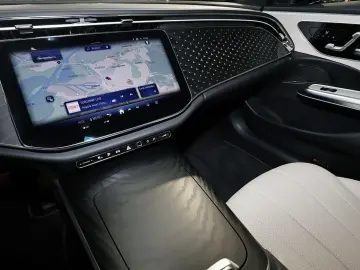 MERCEDES-BENZ E 300 e T Advanced Plus PANO AHK HUD L…
