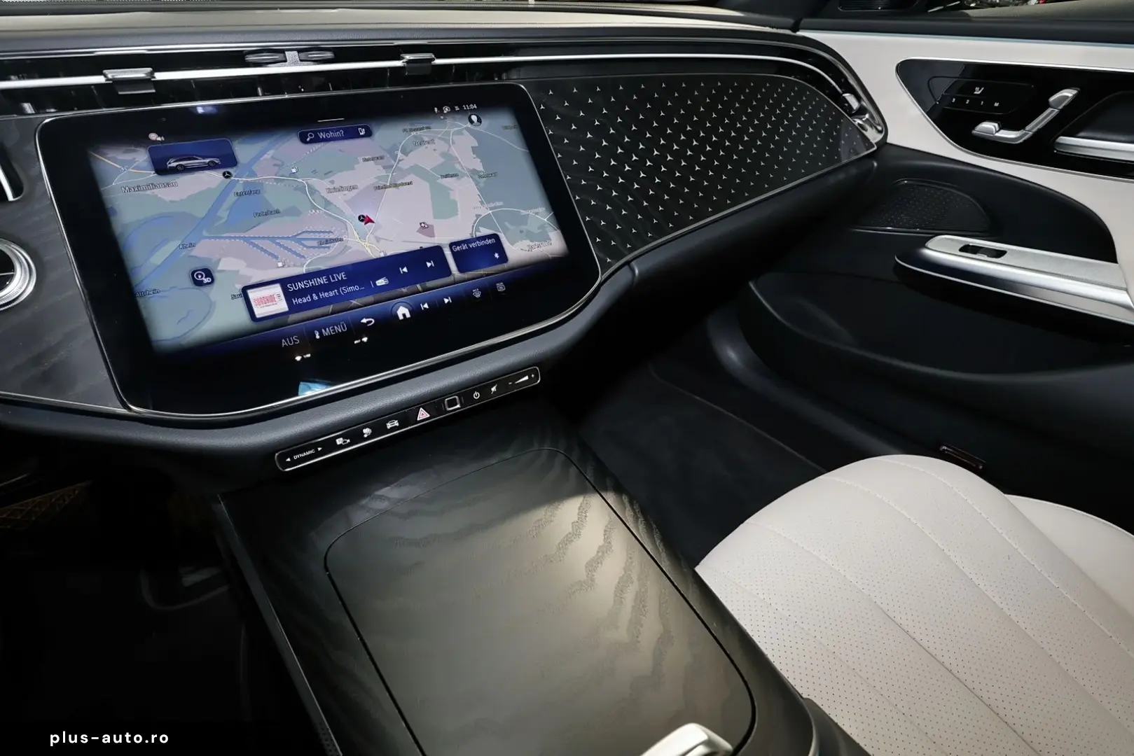 MERCEDES-BENZ E 300 e T Advanced Plus PANO AHK HUD L&hellip;