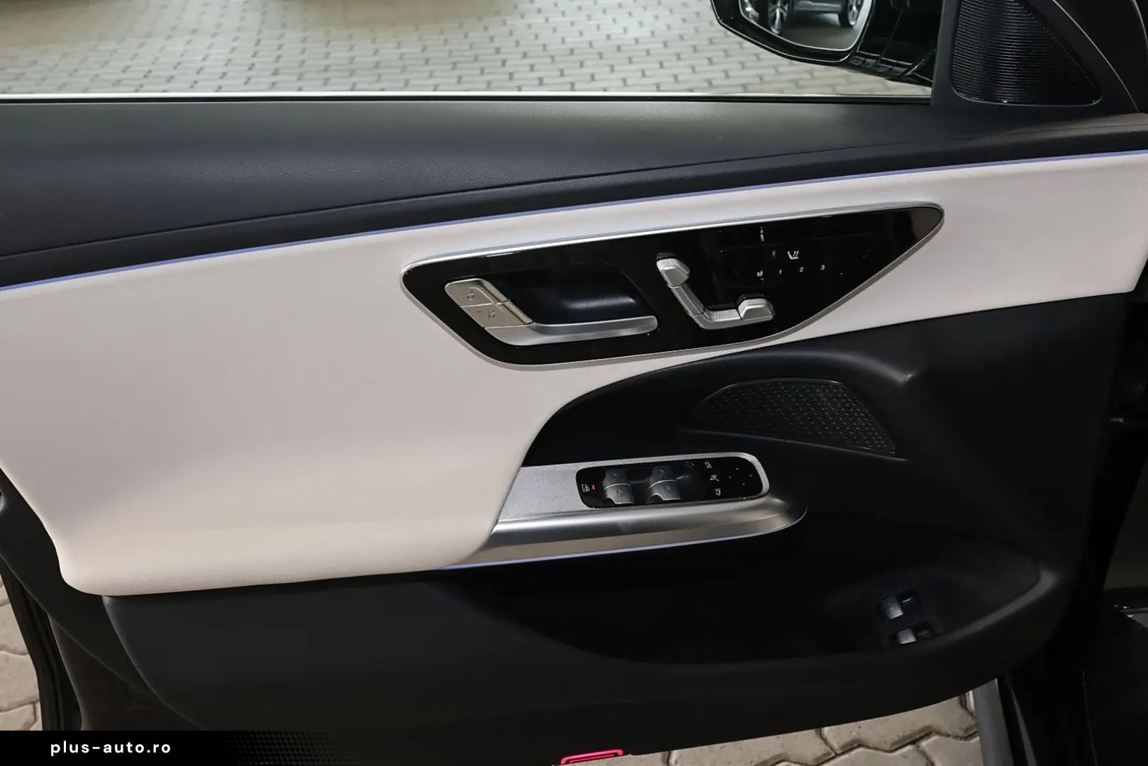 MERCEDES-BENZ E 300 e T Advanced Plus PANO AHK HUD L&hellip;
