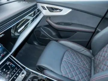 AUDI Q8 50 TDI quattro S Line tiptronic AHK STANDHZ.