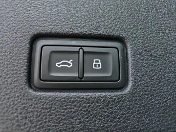 AUDI Q8 50 TDI quattro Tiptronic AHK Matrix