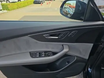 AUDI Q8 50 TDI quattro Tiptronic AHK Matrix