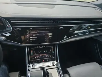 AUDI Q8 50 TDI quattro Tiptronic AHK Matrix
