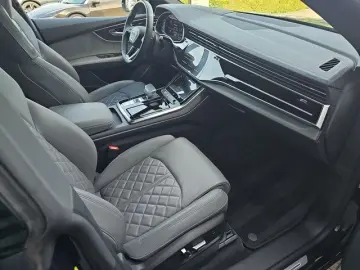 AUDI Q8 50 TDI quattro Tiptronic AHK Matrix