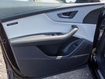 AUDI Q8 S line 60TFSIe qu Navi HuD Matrix AIR Standkl