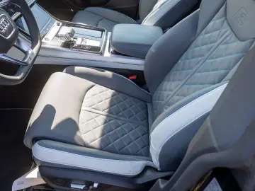 AUDI Q8 S line 60TFSIe qu Navi HuD Matrix AIR Standkl