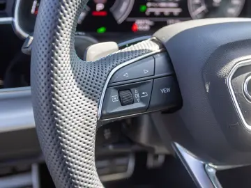 AUDI Q8 S line 60TFSIe qu Navi HuD Matrix AIR Standkl