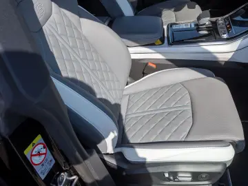AUDI Q8 S line 60TFSIe qu Navi HuD Matrix AIR Standkl