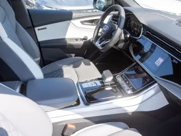 AUDI Q8 S line 60TFSIe qu Navi HuD Matrix AIR Standkl