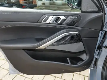 BMW X6 xDrive30d M Sport HUD PANO RFK NAVI LED PDC V