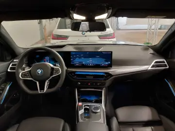 BMW 330e xDrive M Sport   HeadUp Stop&Go Schiebedach