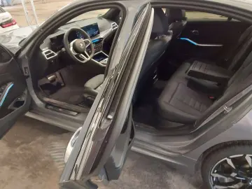 BMW 330e xDrive M Sport   HeadUp Stop&Go Schiebedach