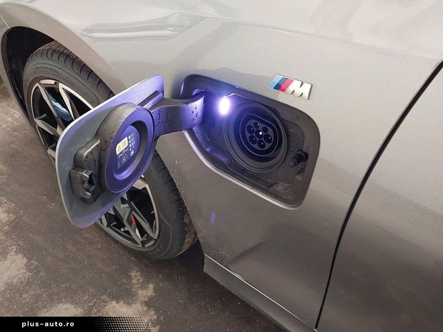 BMW 330e xDrive M Sport   HeadUp Stop&Go Schiebedach