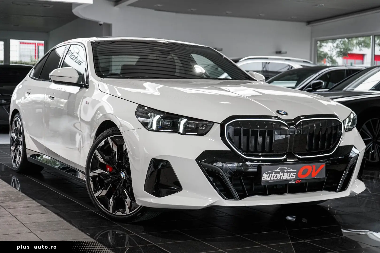 BMW 540xd M Sport Pro 3xTV Head B&W Dist 360 Pano 20