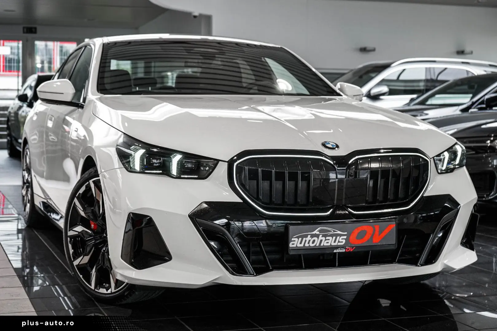 BMW 540xd M Sport Pro 3xTV Head B&W Dist 360 Pano 20