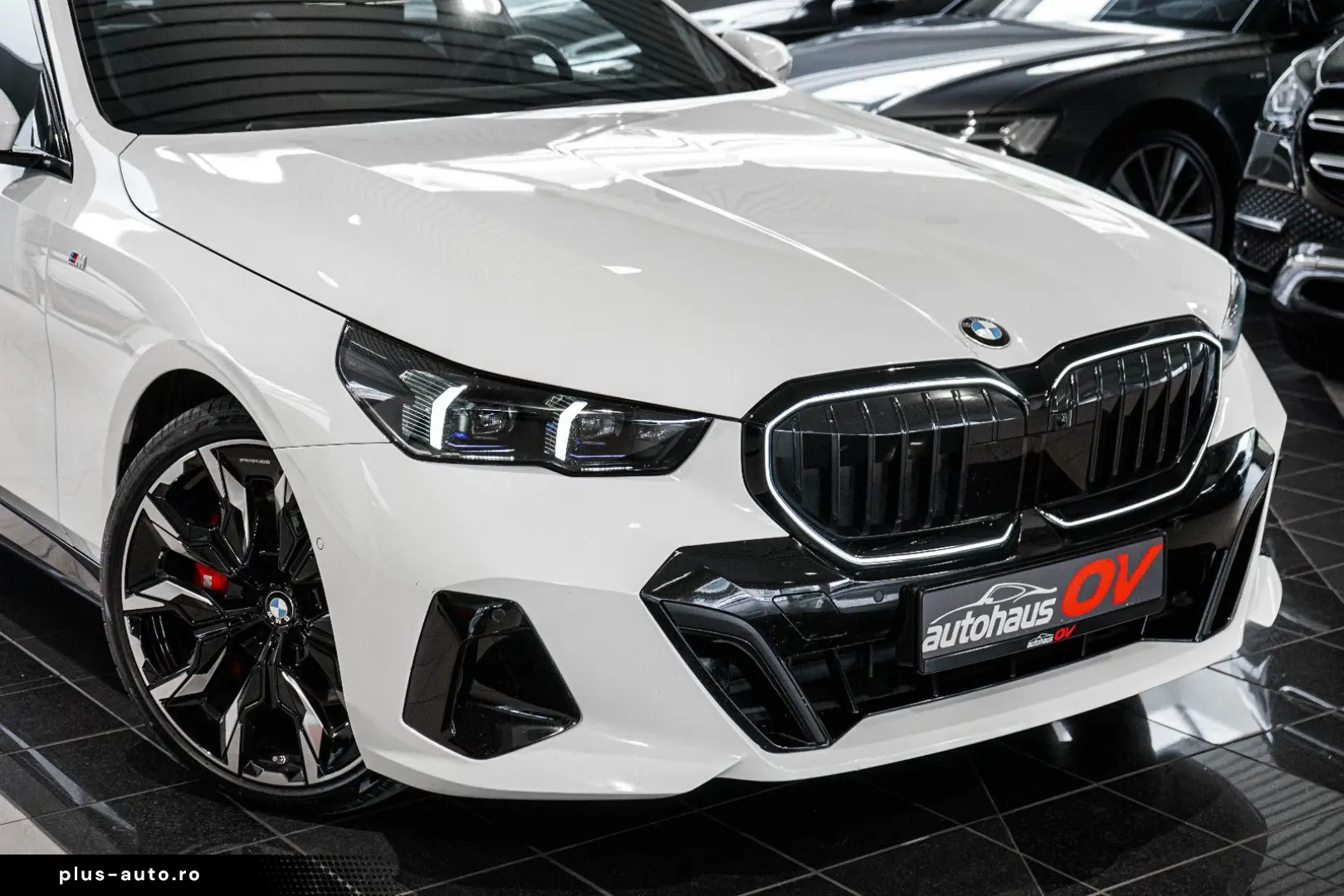 BMW 540xd M Sport Pro 3xTV Head B&W Dist 360 Pano 20