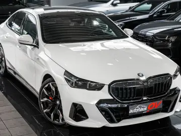 BMW 540xd M Sport Pro 3xTV Head B&W Dist 360 Pano 20