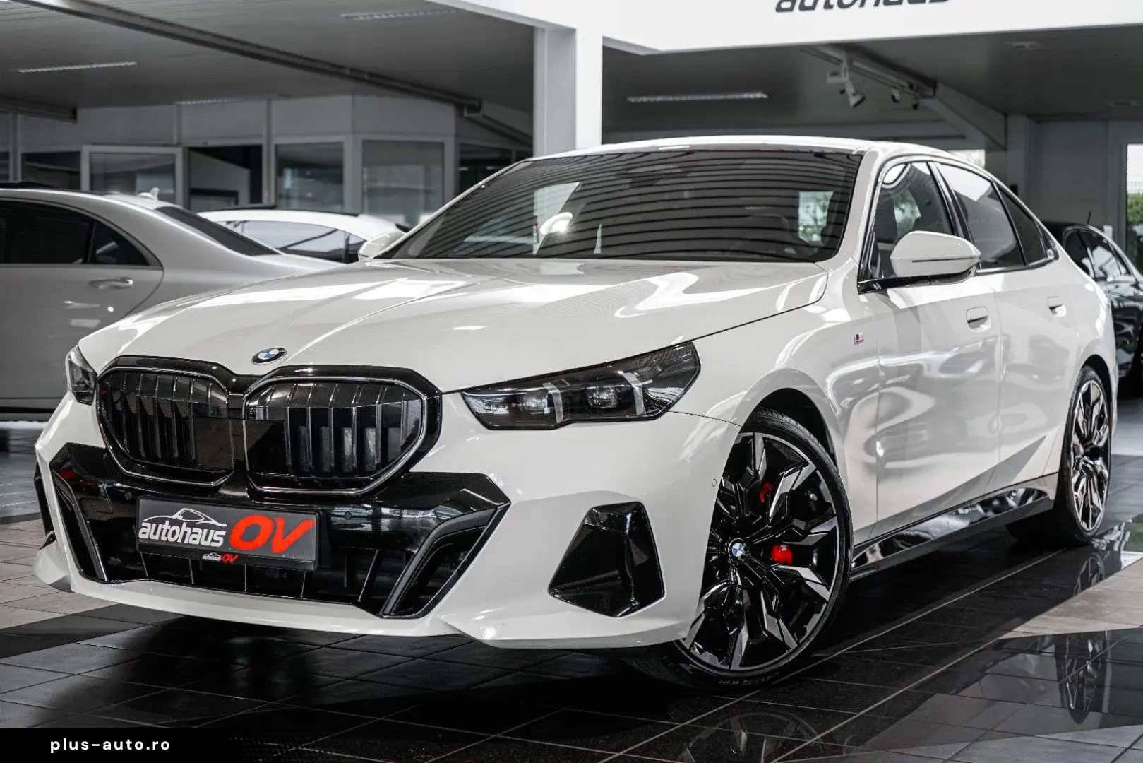 BMW 540xd M Sport Pro 3xTV Head B&W Dist 360 Pano 20