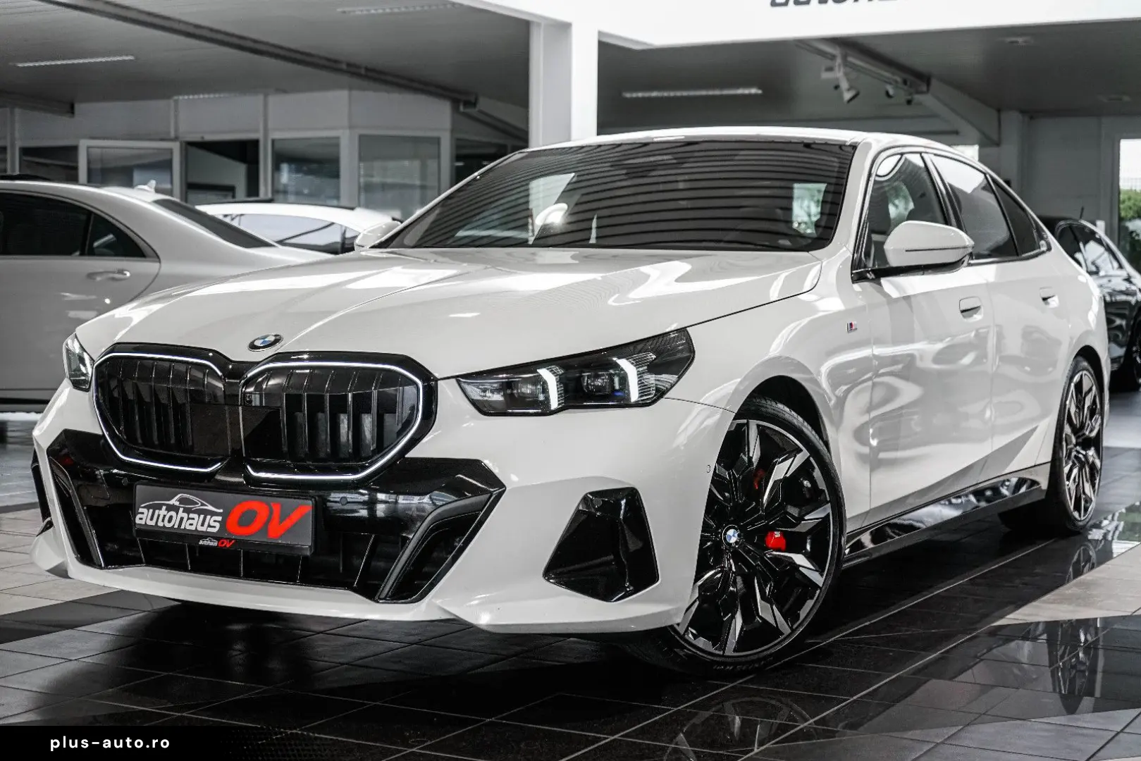 BMW 540xd M Sport Pro 3xTV Head B&W Dist 360 Pano 20