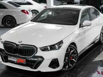 BMW 540xd M Sport Pro 3xTV Head B&W Dist 360 Pano 20