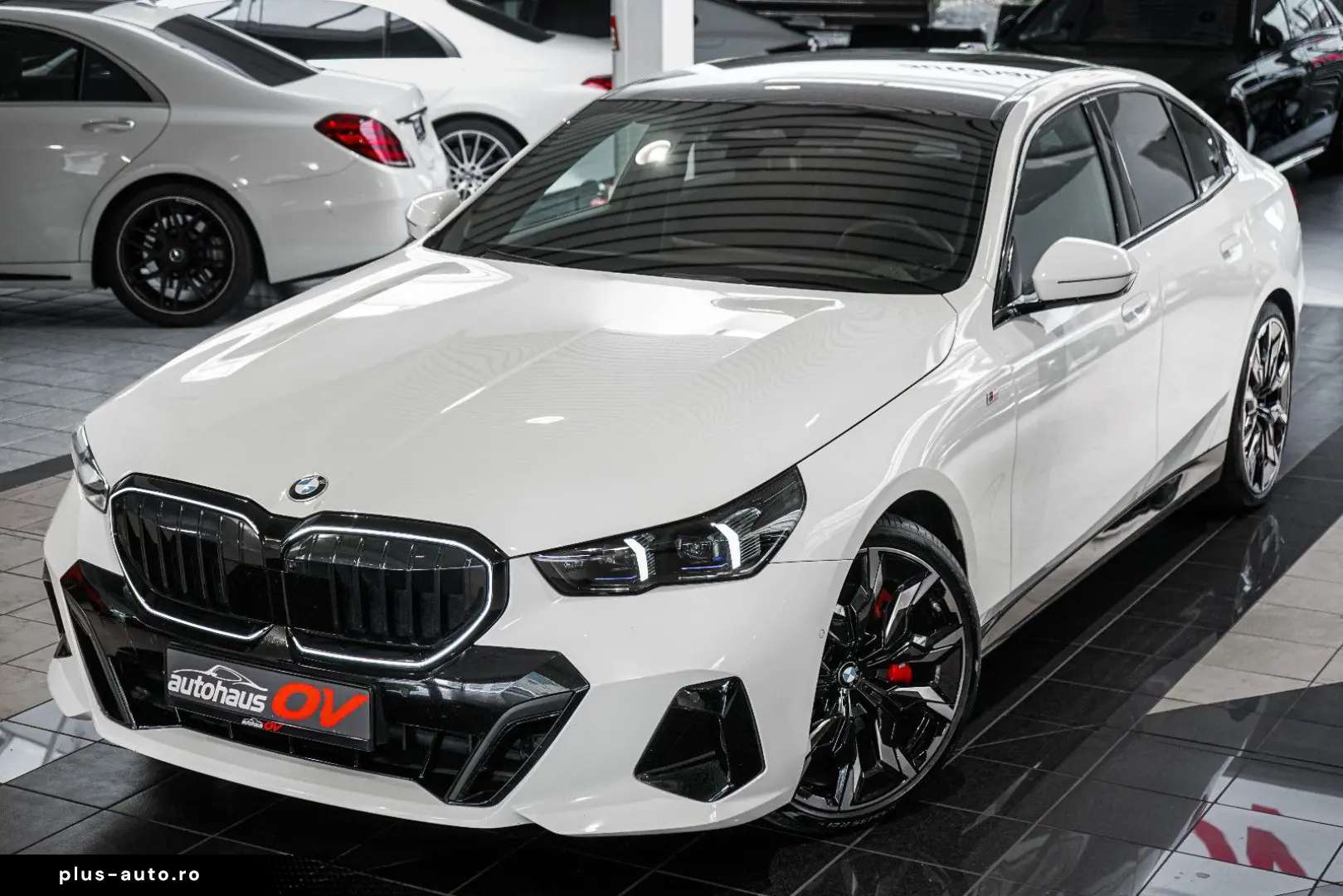 BMW 540xd M Sport Pro 3xTV Head B&W Dist 360 Pano 20