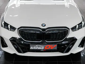 BMW 540xd M Sport Pro 3xTV Head B&W Dist 360 Pano 20