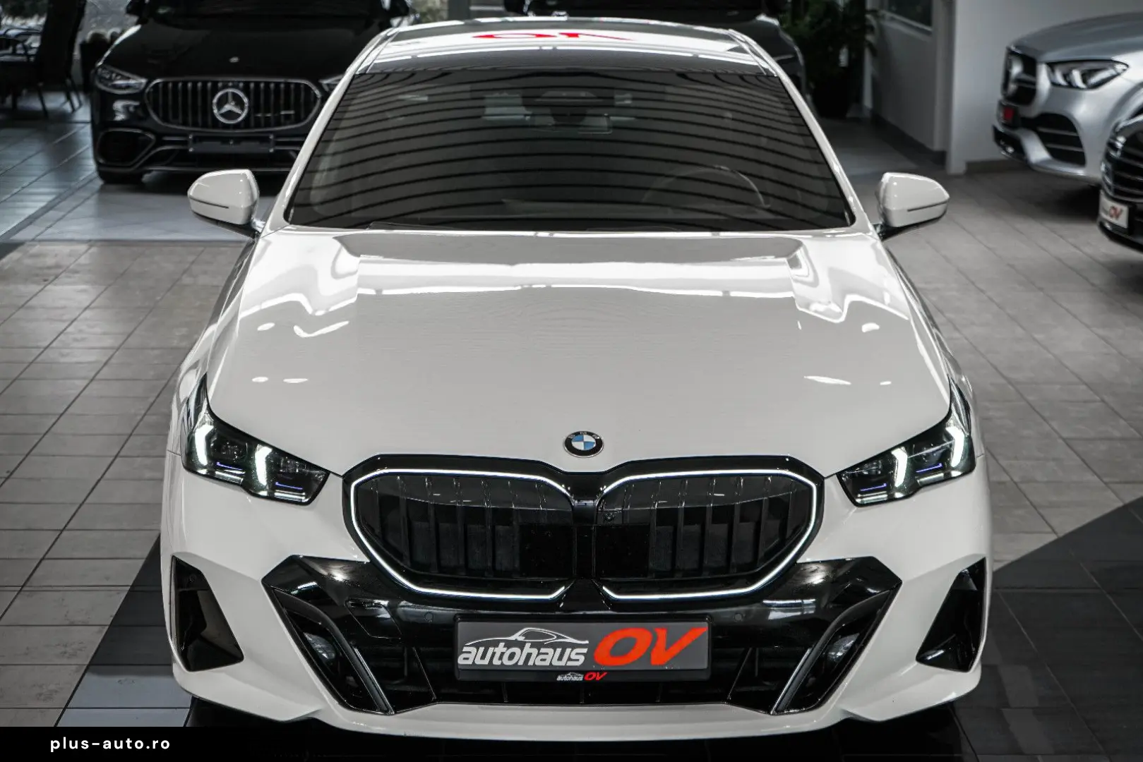 BMW 540xd M Sport Pro 3xTV Head B&W Dist 360 Pano 20
