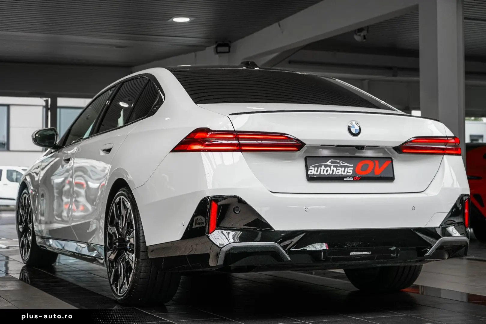 BMW 540xd M Sport Pro 3xTV Head B&W Dist 360 Pano 20