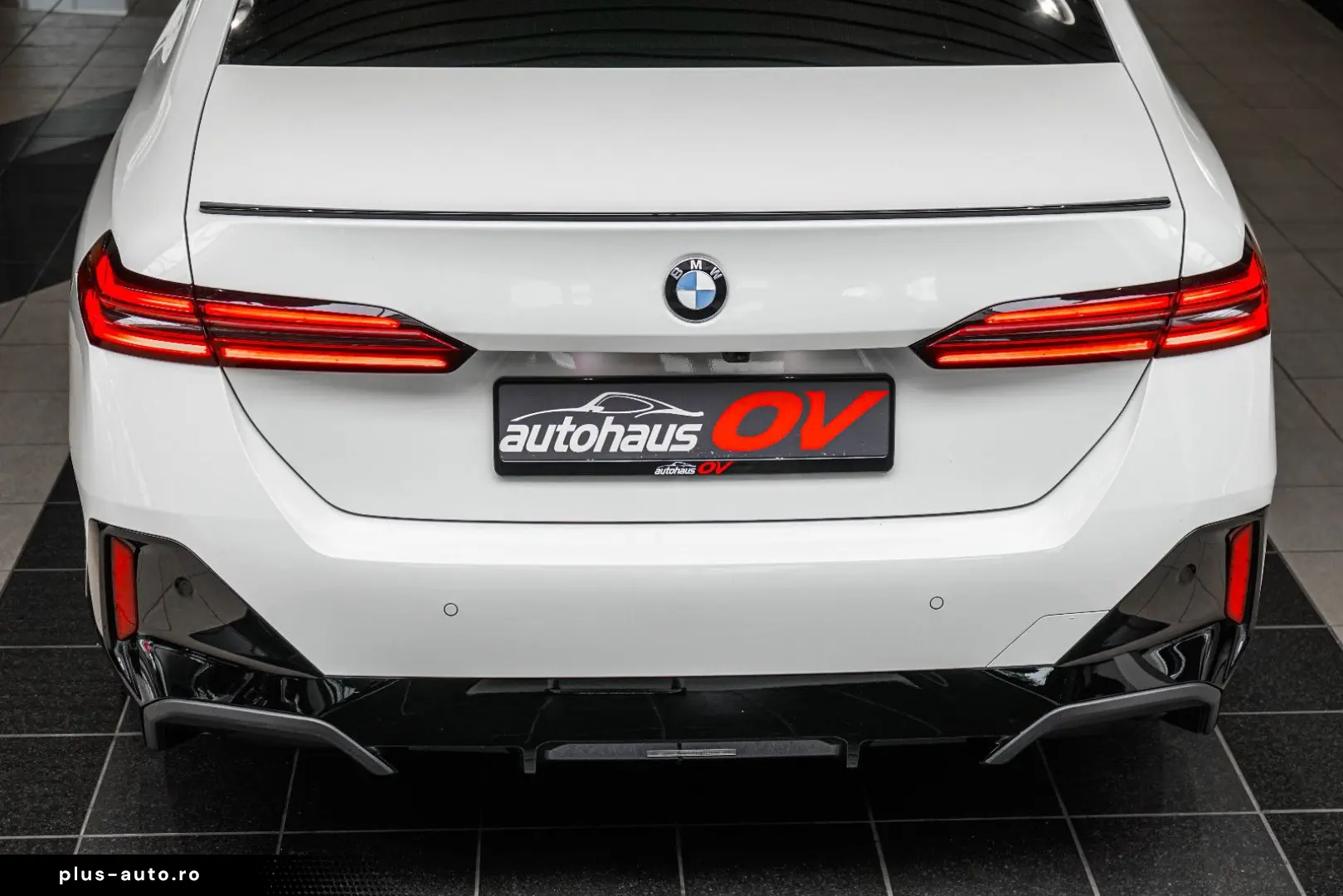 BMW 540xd M Sport Pro 3xTV Head B&W Dist 360 Pano 20