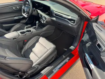 FORD Mustang Convertible 5.0 V8 GT MagneRide  B&O