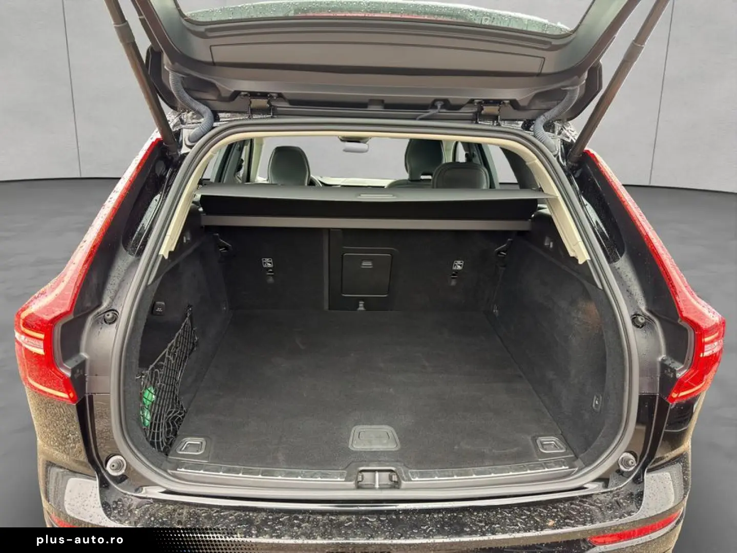 VOLVO XC60 B4 B Plus Dark