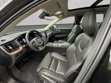 VOLVO XC60 B4 B Plus Dark