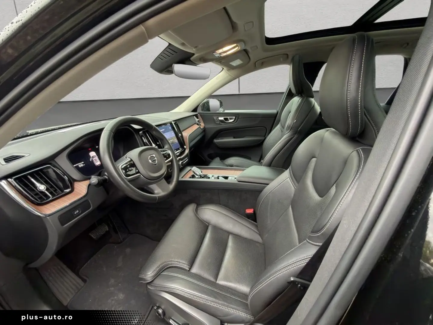 VOLVO XC60 B4 B Plus Dark