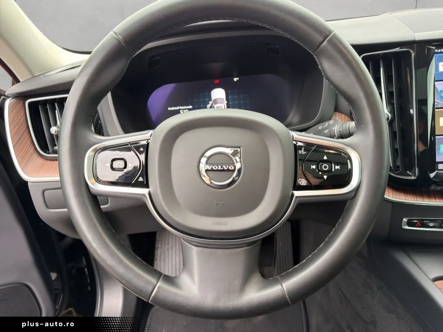 VOLVO XC60 B4 B Plus Dark