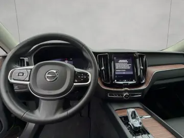 VOLVO XC60 B4 B Plus Dark