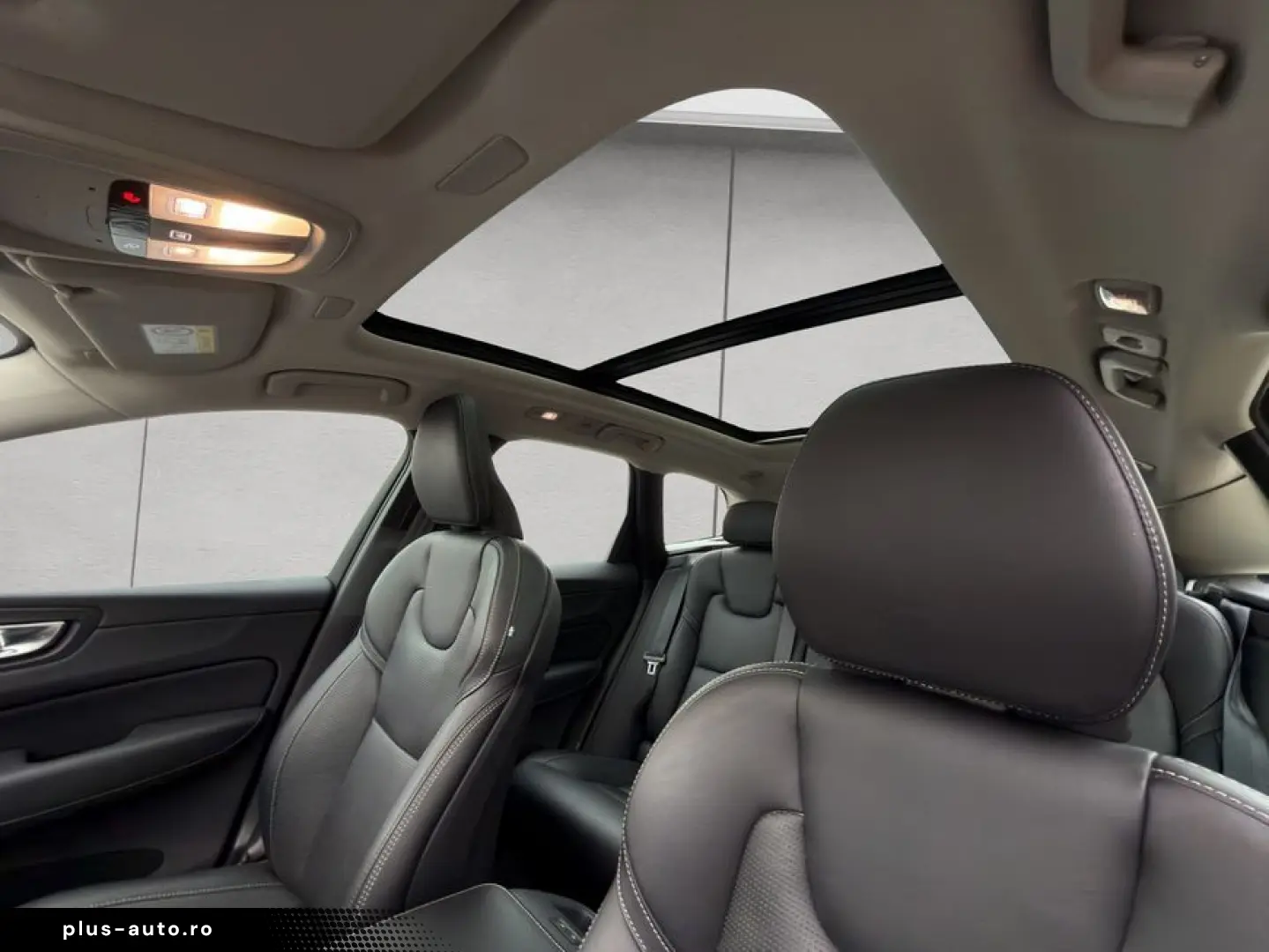 VOLVO XC60 B4 B Plus Dark