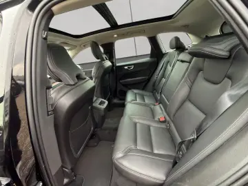 VOLVO XC60 B4 B Plus Dark
