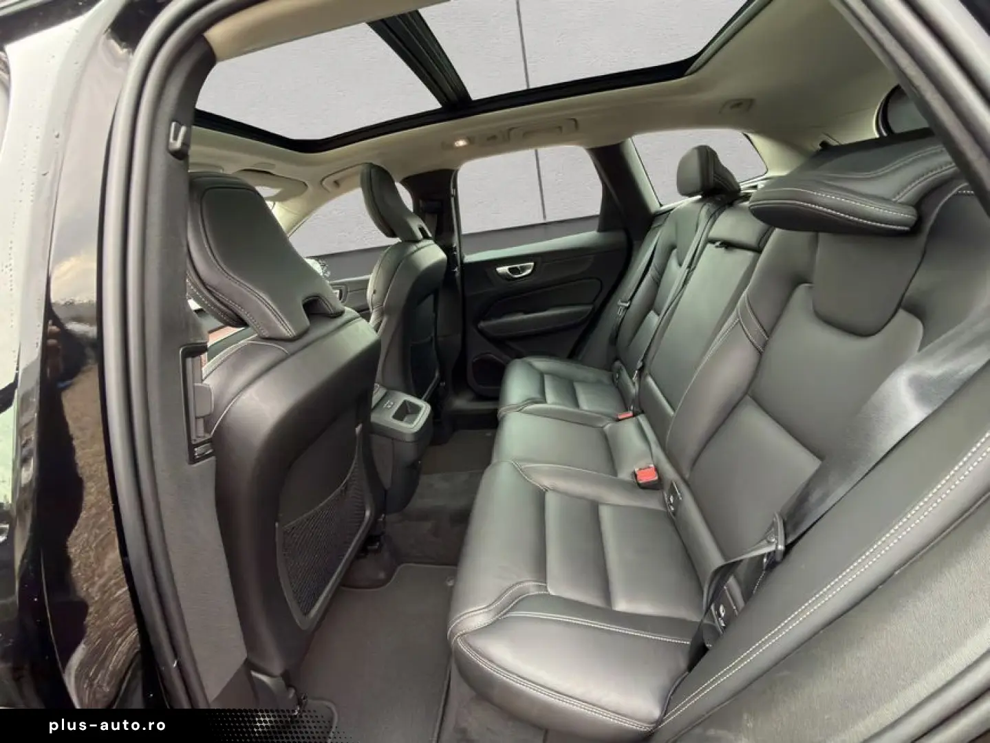 VOLVO XC60 B4 B Plus Dark