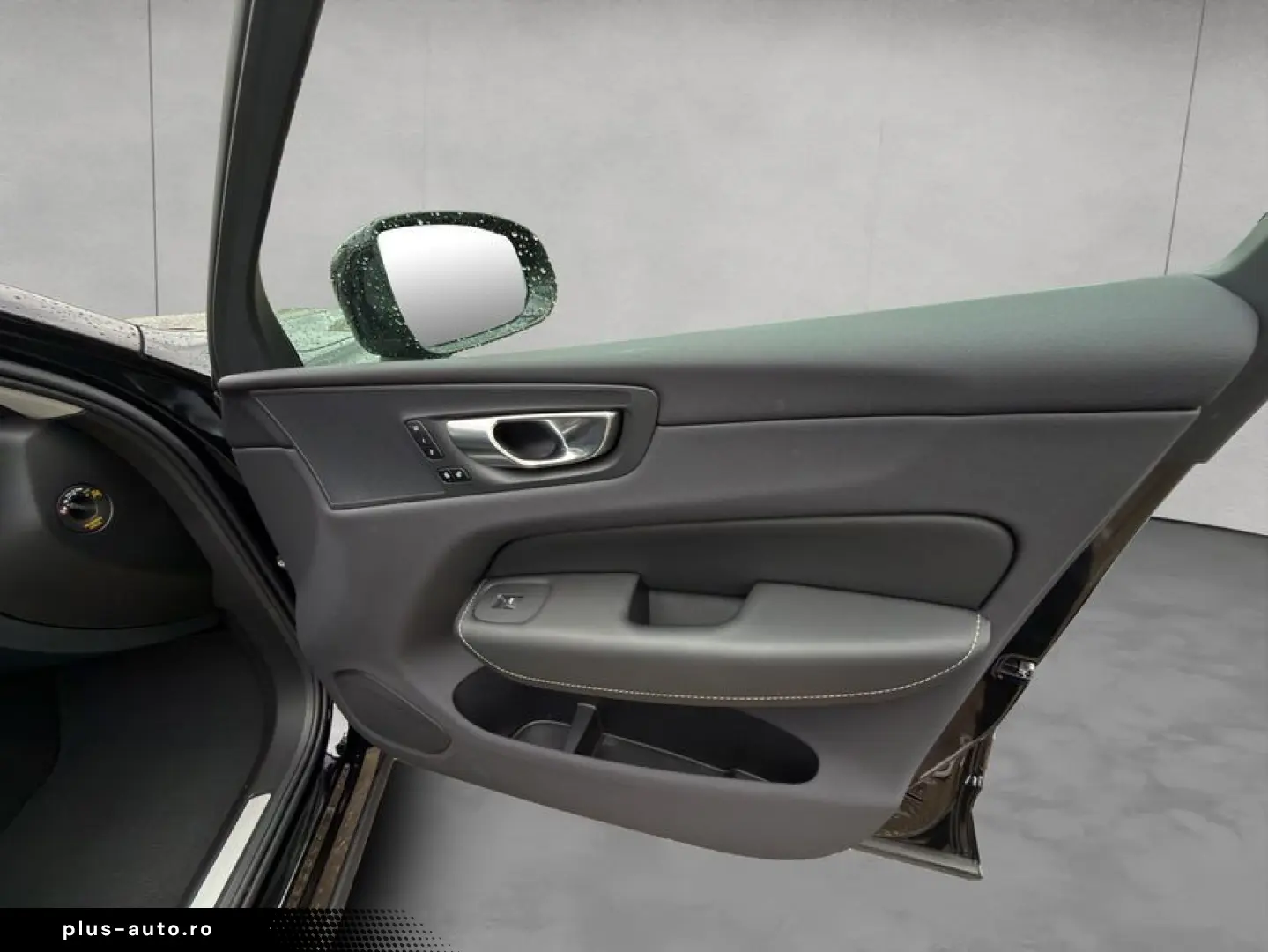VOLVO XC60 B4 B Plus Dark