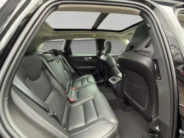 VOLVO XC60 B4 B Plus Dark