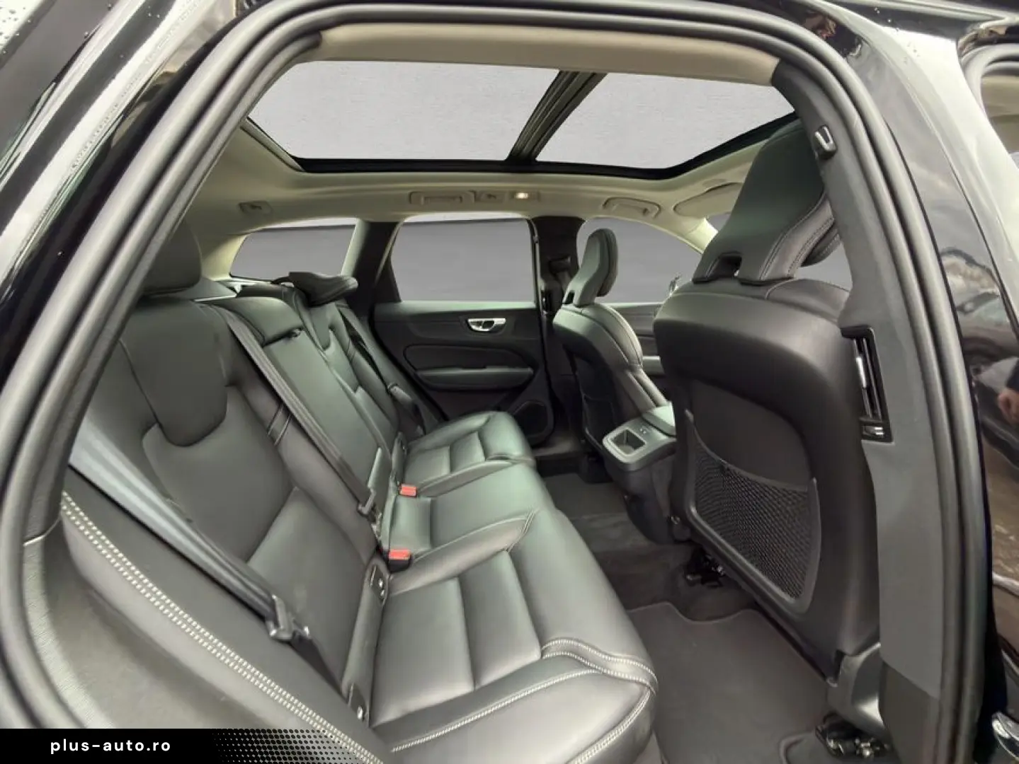 VOLVO XC60 B4 B Plus Dark