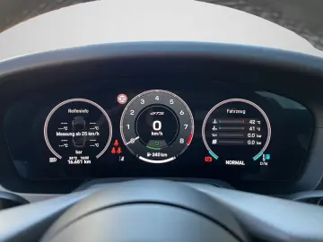 PORSCHE 992 -2 (911) Carrera 4 GTS Cabriolet 18-Wege SWA
