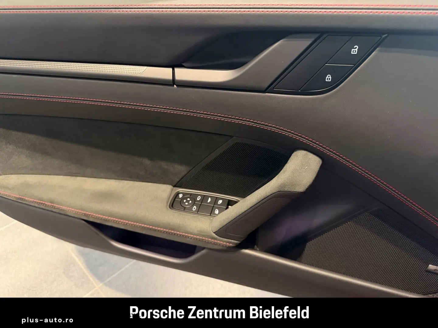 PORSCHE 992 911 Carrera 4 GTS Cabriolet Sportabgas BOSE