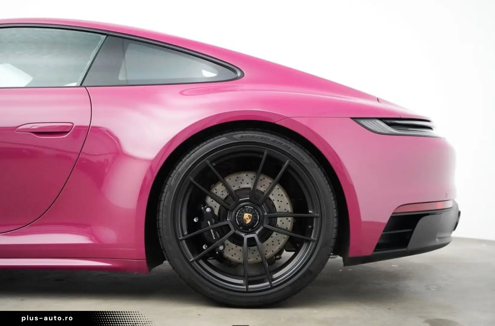 PORSCHE 911 992 Carrera 4 GTS