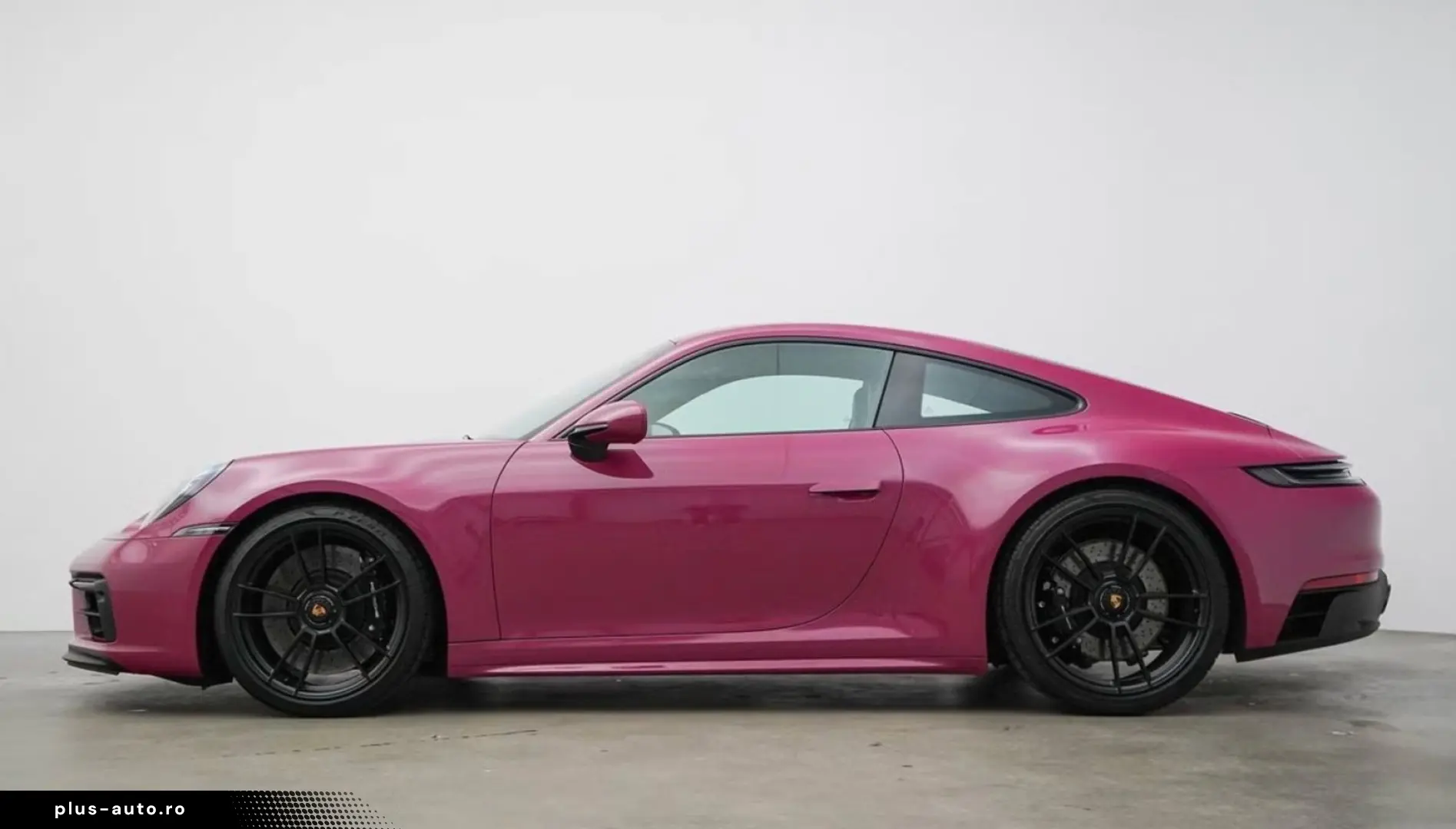 PORSCHE 911 992 Carrera 4 GTS