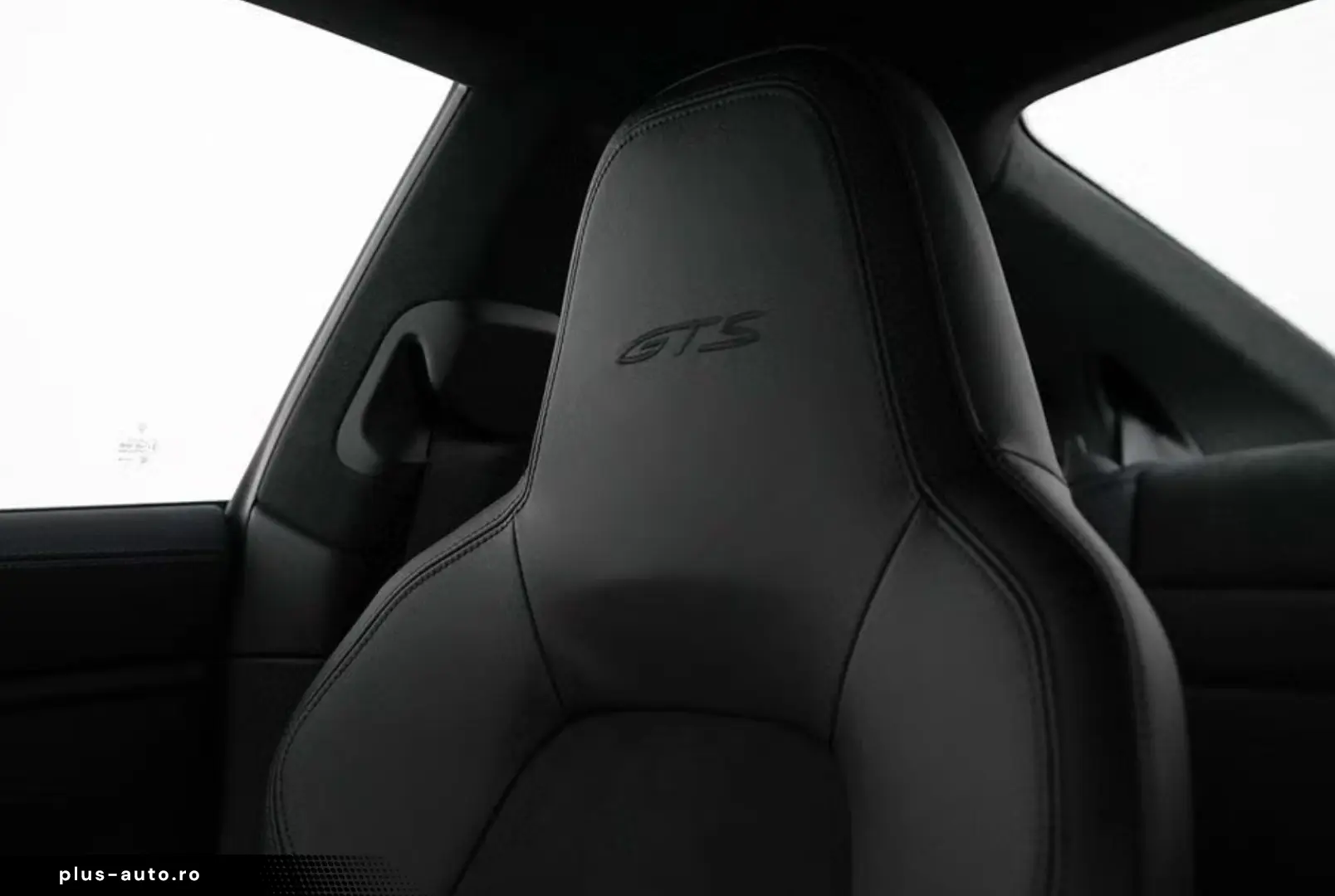 PORSCHE 911 992 Carrera 4 GTS