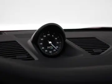 PORSCHE 911 992 Carrera 4 GTS